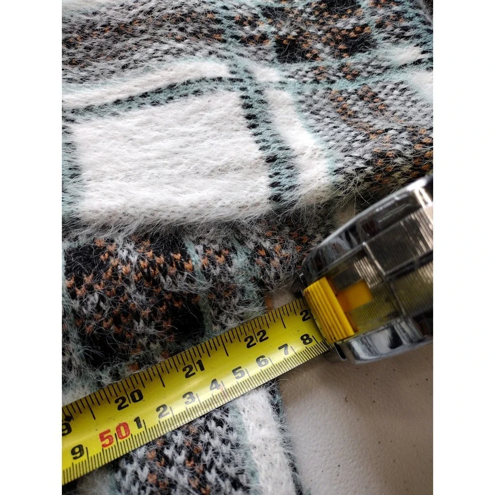 Stitch & Pine Women Black White Plaid Fuzzy Eyelash Knit Button Cardigan Large